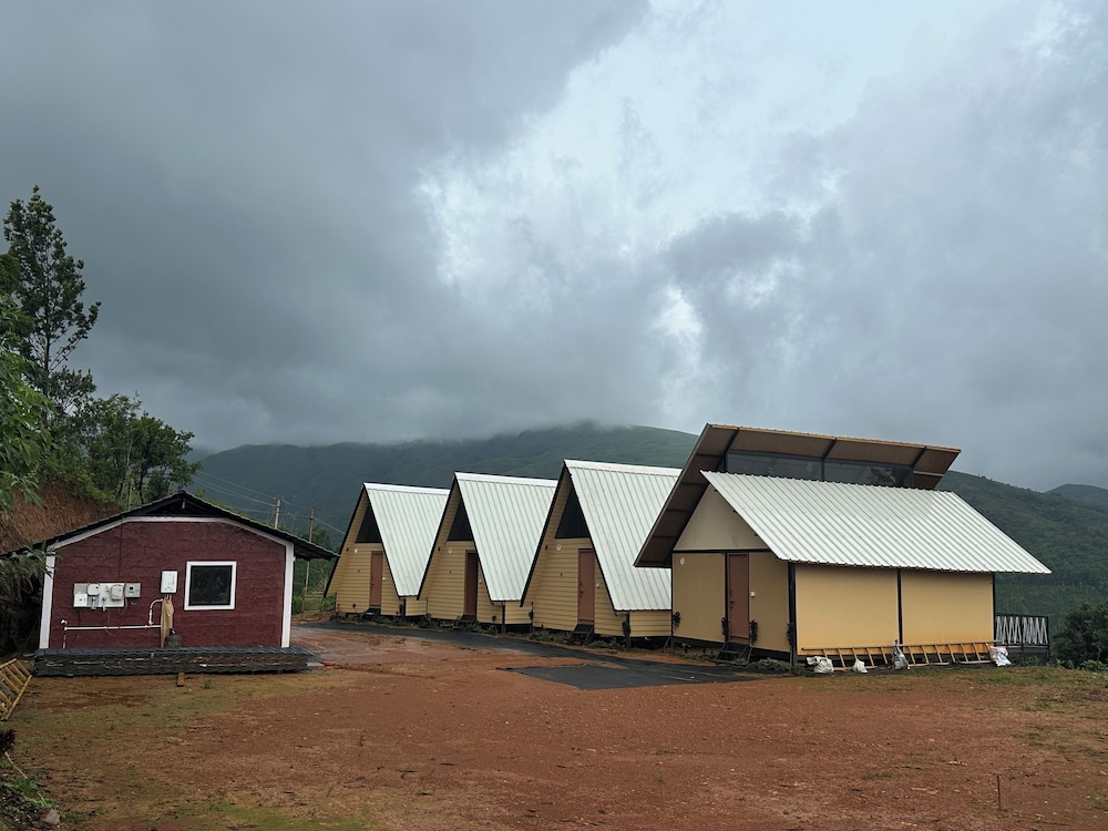 Ikshana Cottages By TERASTAY