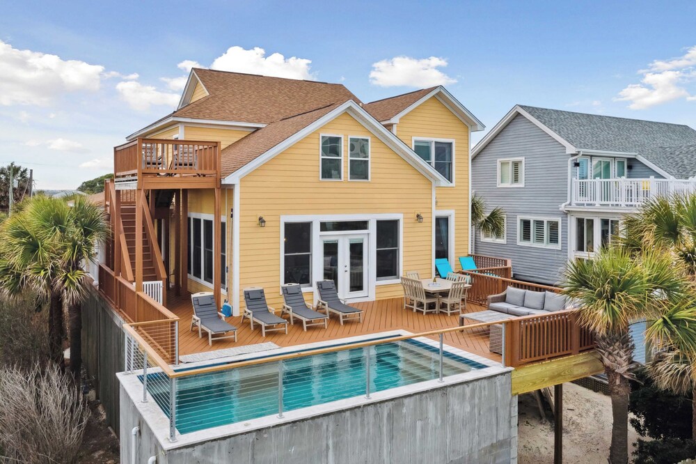 Oceanfront w/ Pool, Panoramic Deck Views, 5bdr Folly Ocean Breeze by Avantstay