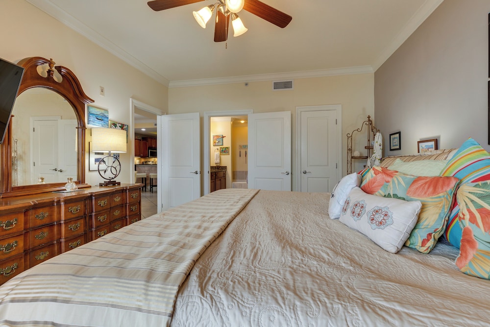 Mardi Gras Boho Chic Condo on the Gulf!