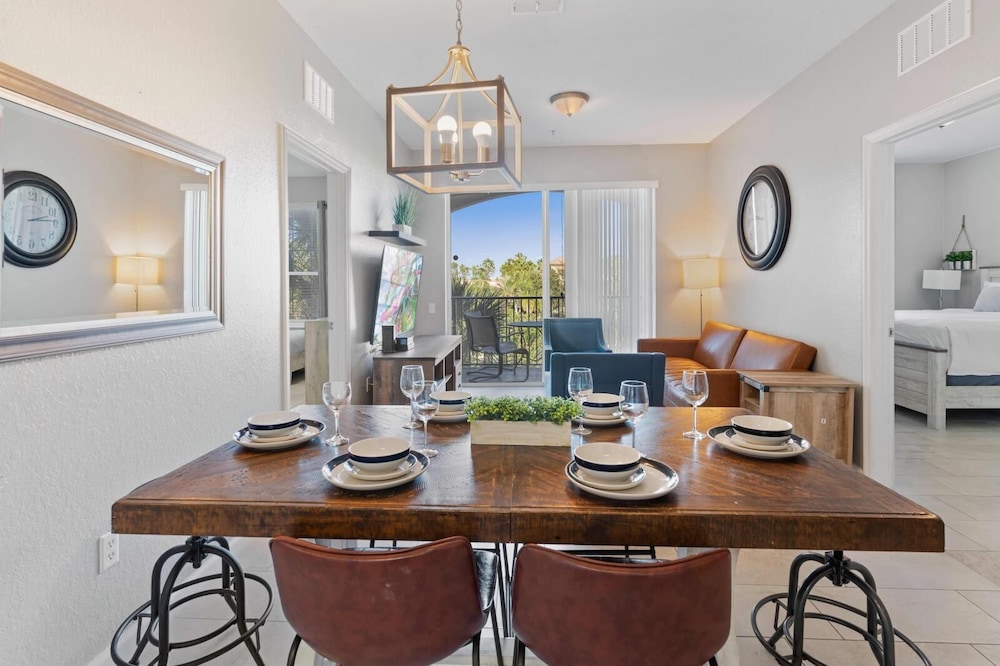 Vista Cay Swanky