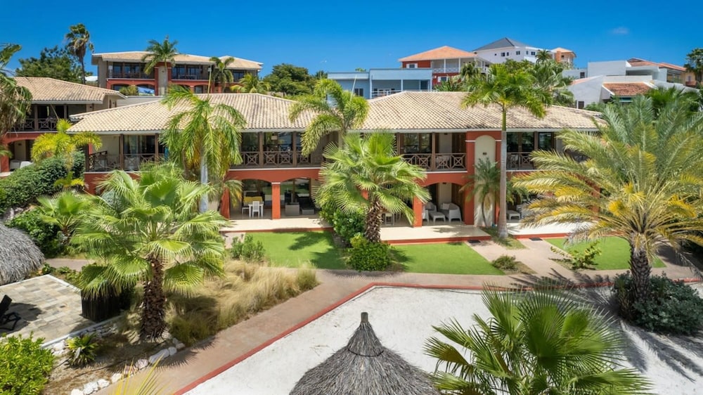 Spanish Water Apartments - Terrace