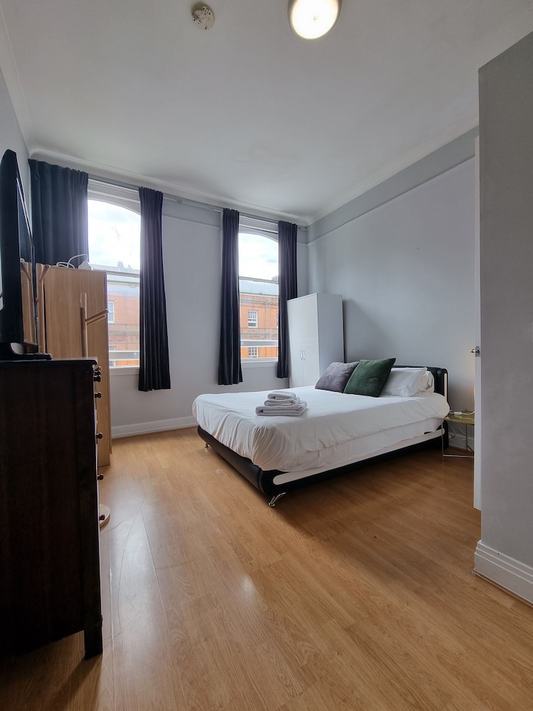 Charming City Studio Room in Near Central London view 2