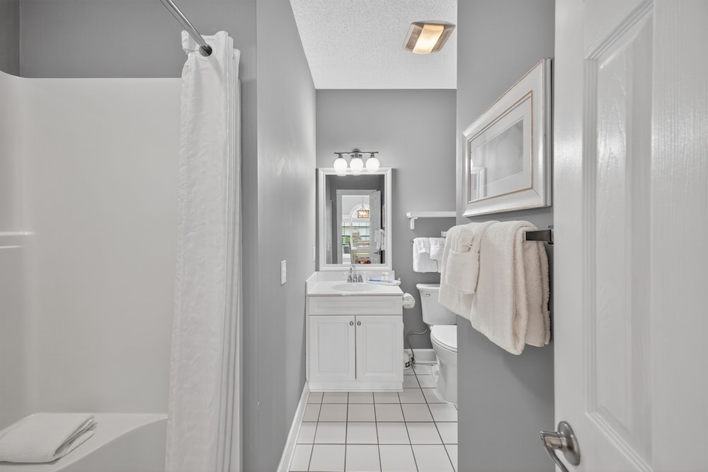 Magnolia Place 4695-102 2 Bedroom Condo