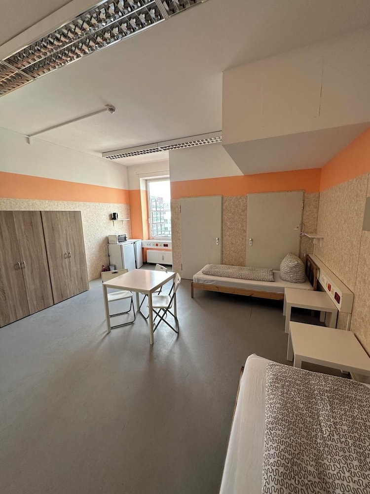 2-Rent Group Hostel Zimmer&Apartments GKP2