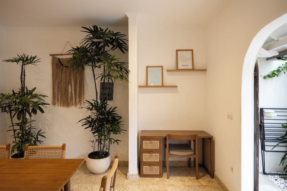 Charming Two Bedroom Villa Near Seminyak