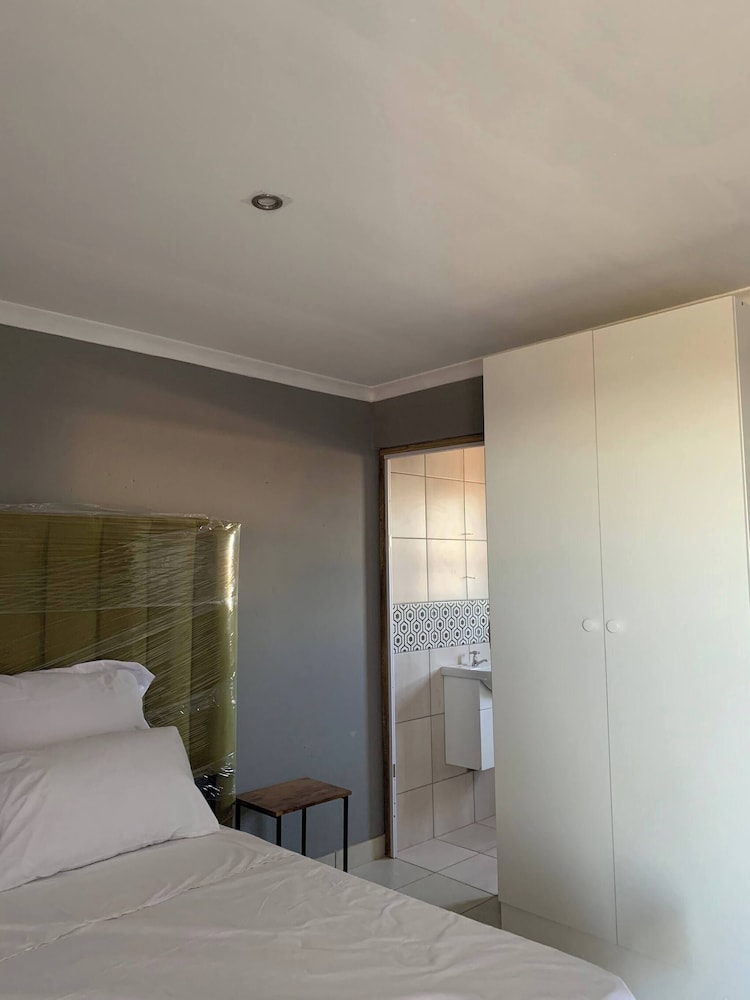 Room in B&B - Beach View, En-suite Bedroom4