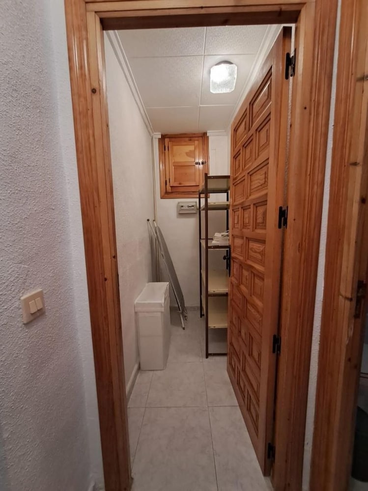 La Marina Oasis, 2-beds, Sleeps 4, 10 min to Beach