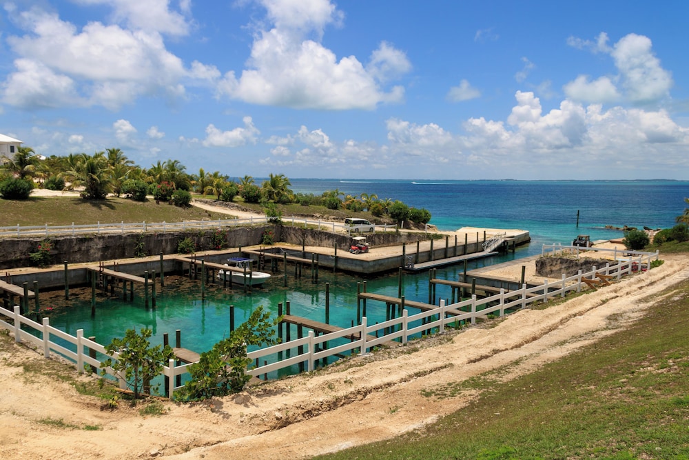 Kalopsia Seaside Villas & Marina
