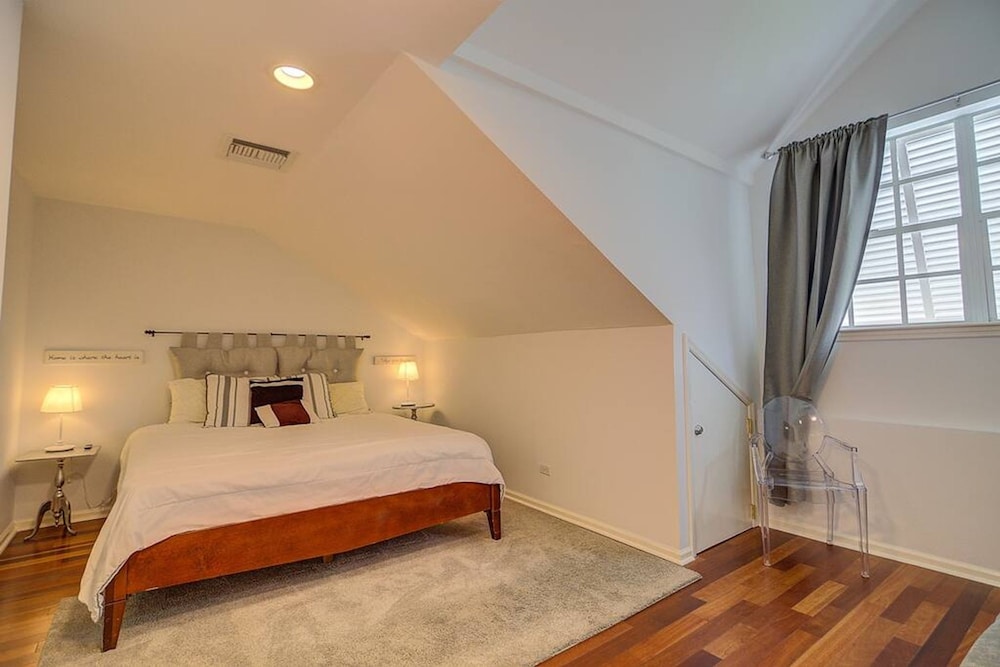 Beautiful Fam-friendly Property w Access to Sandyport Beach Resort