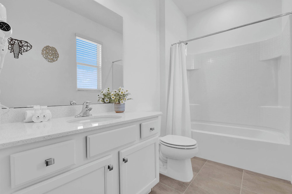 Upstay Epic 15br Mansion for Big Groups Near Parks