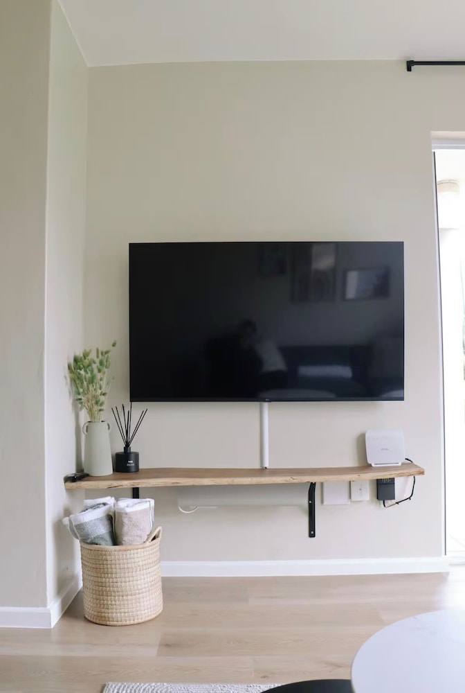2 Bedroom Ground Floor Apartment Princess Beach Club Houtbay