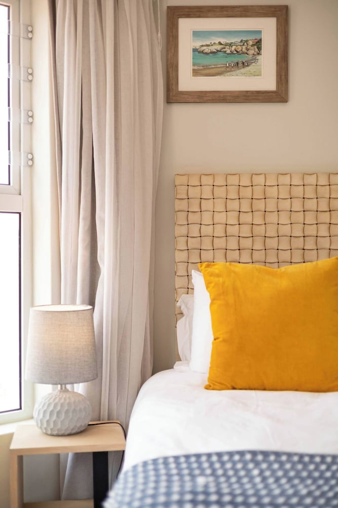 Beachfront Villa Sea Breeze, Hout Bay, Cape Town