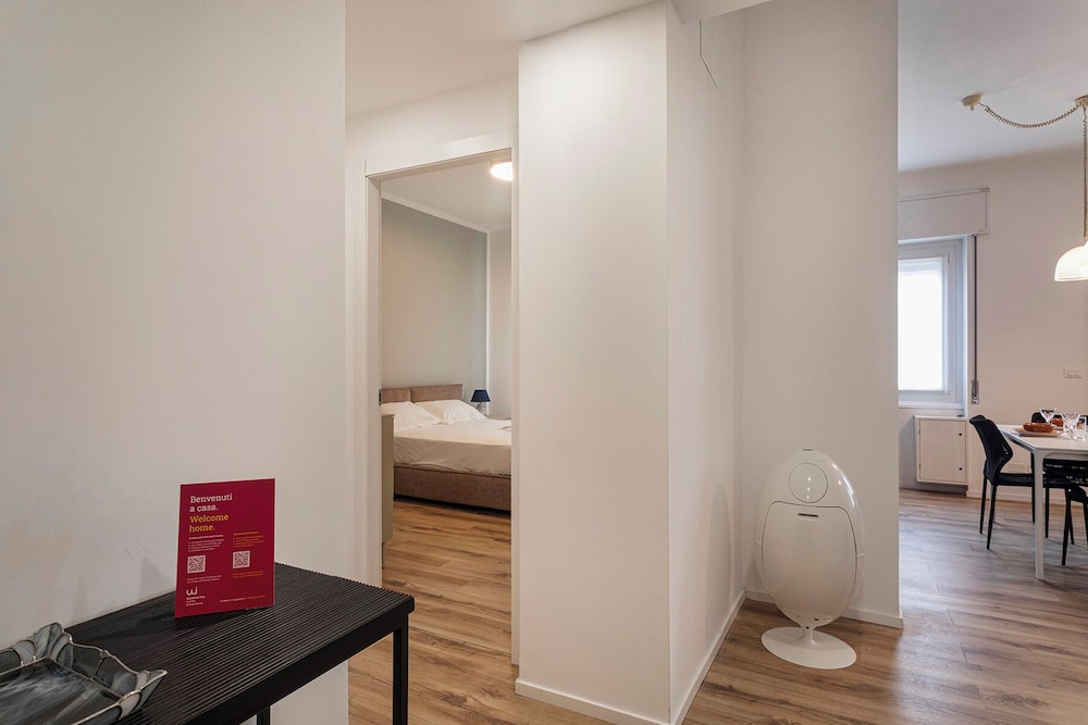 Quinto Modern Flat by Wonderful Italy