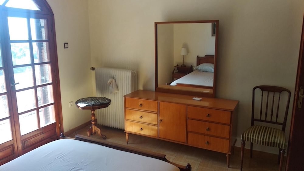 Enjoy Seclusion at Peaceful Mountain Apartment view 4