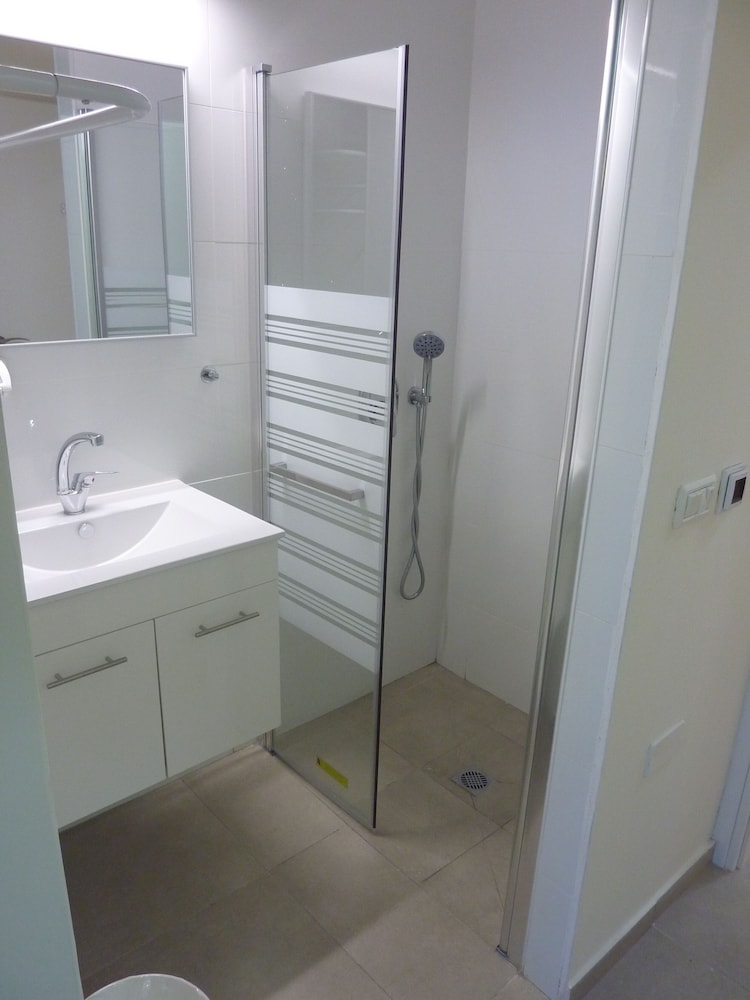 Allenby 2 Bed & Breakfast