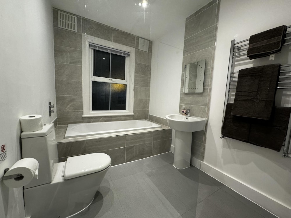 Onsite Apartments in Central Brentwood