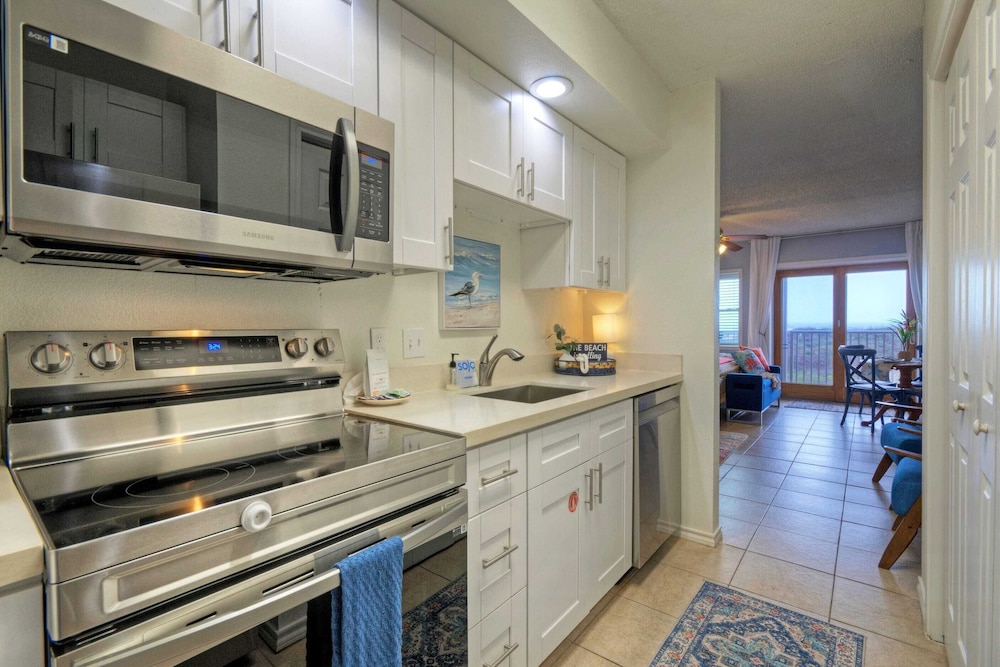 Seaside Escape by Avantstay Ocean View, Pool