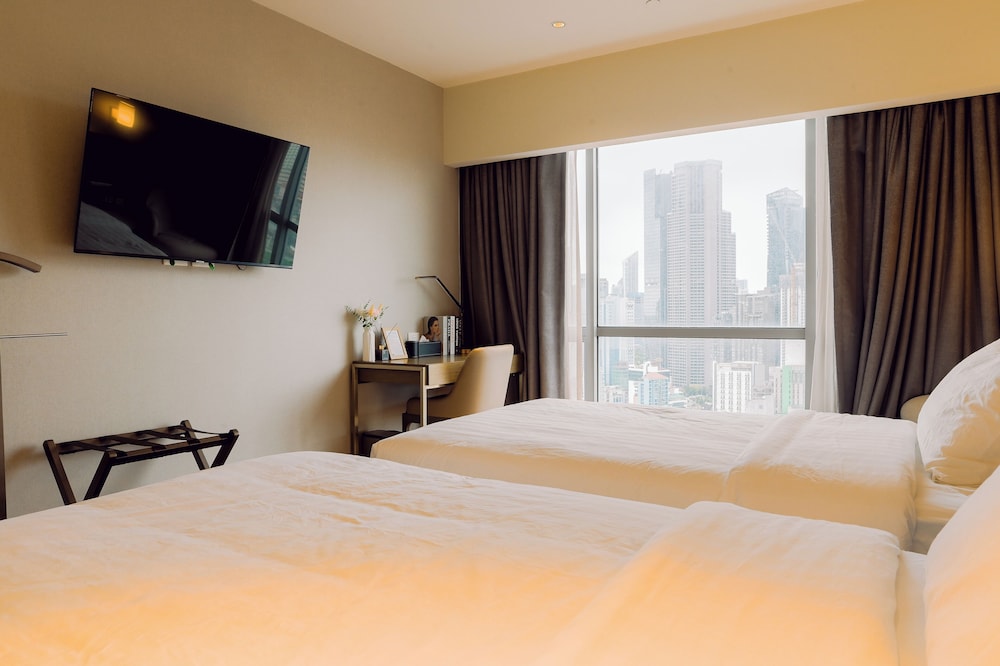 Hotel Residences at Acqua