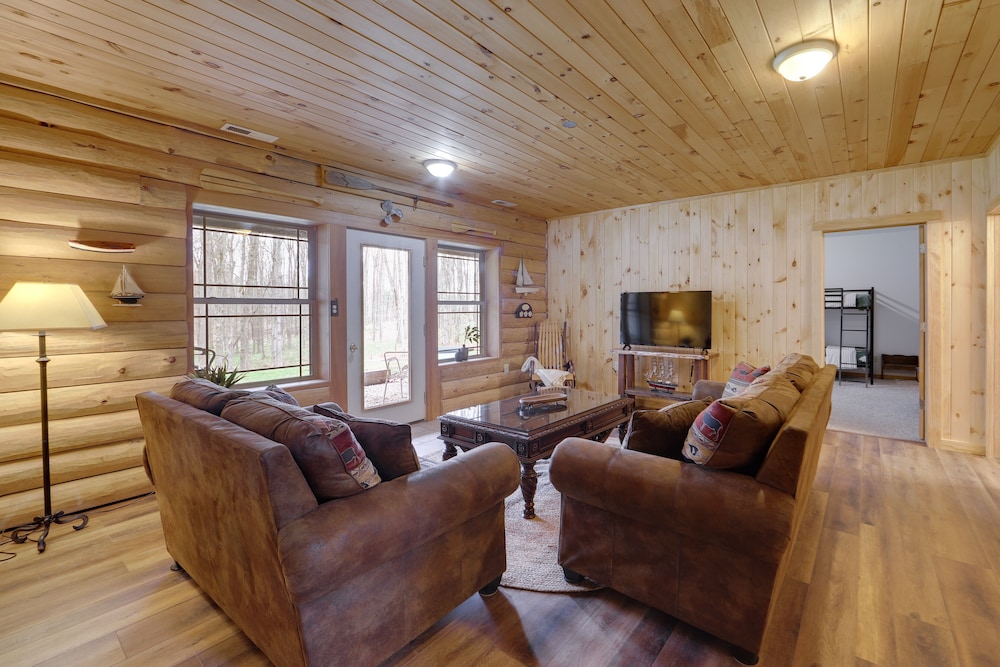 Rustic Tustin Cabin on 7 Acres w/ Fire Pit  Porch - Property Image 39