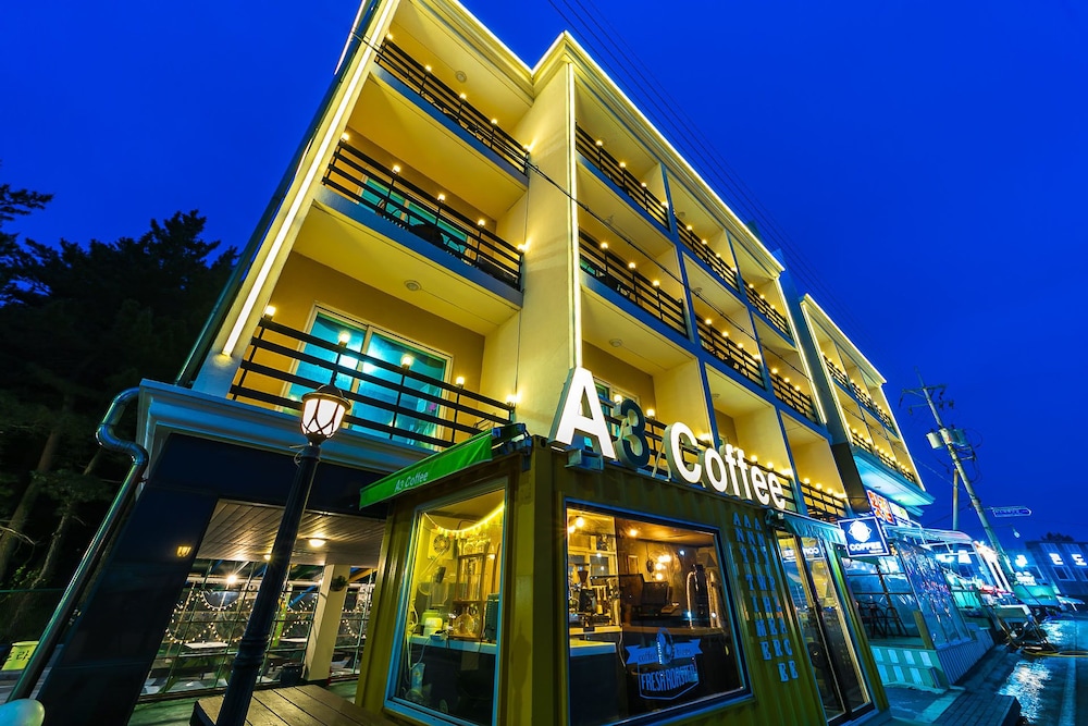 Elmar Condotel