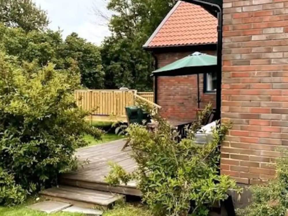 5 Star Holiday Home in Mollosund
