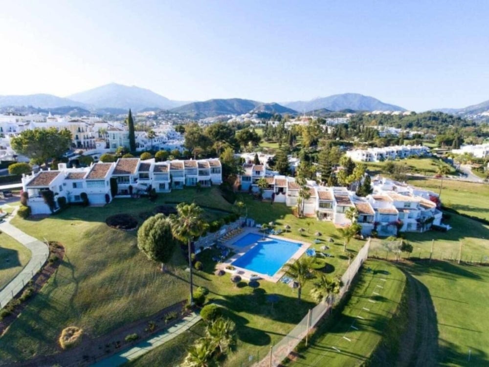 Azahara1 Beautiful Apartment Frontline Golf