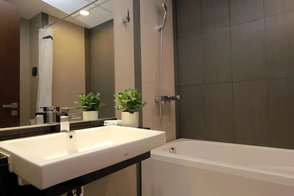 Bayhomes Lancaster Serviced Apartment