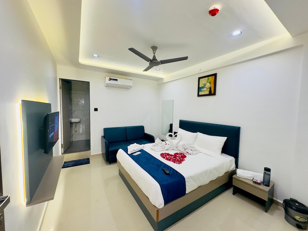 Hotel Soya - Best Hotel AC Rooms Surat