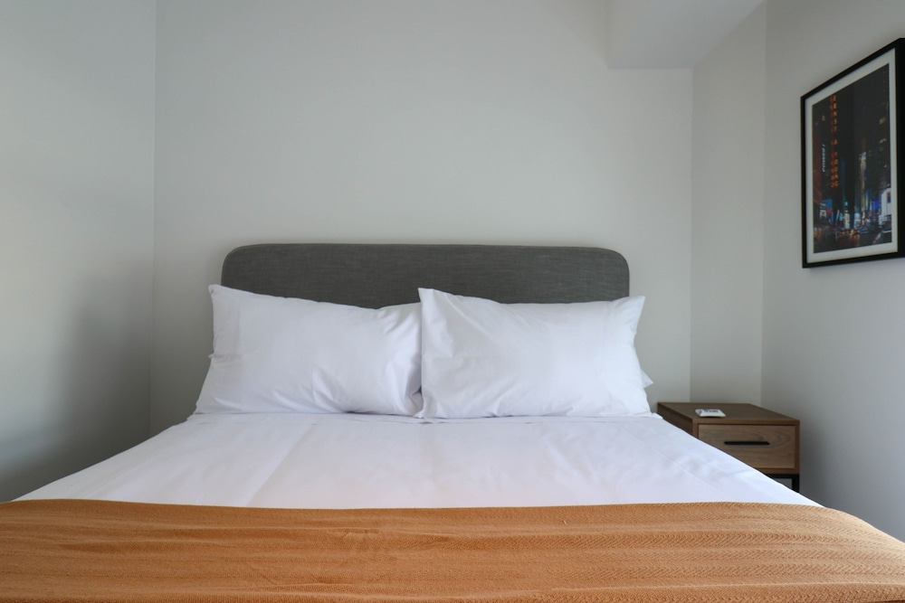 w Resplendent 2BR w Great Balcony in San Isidro