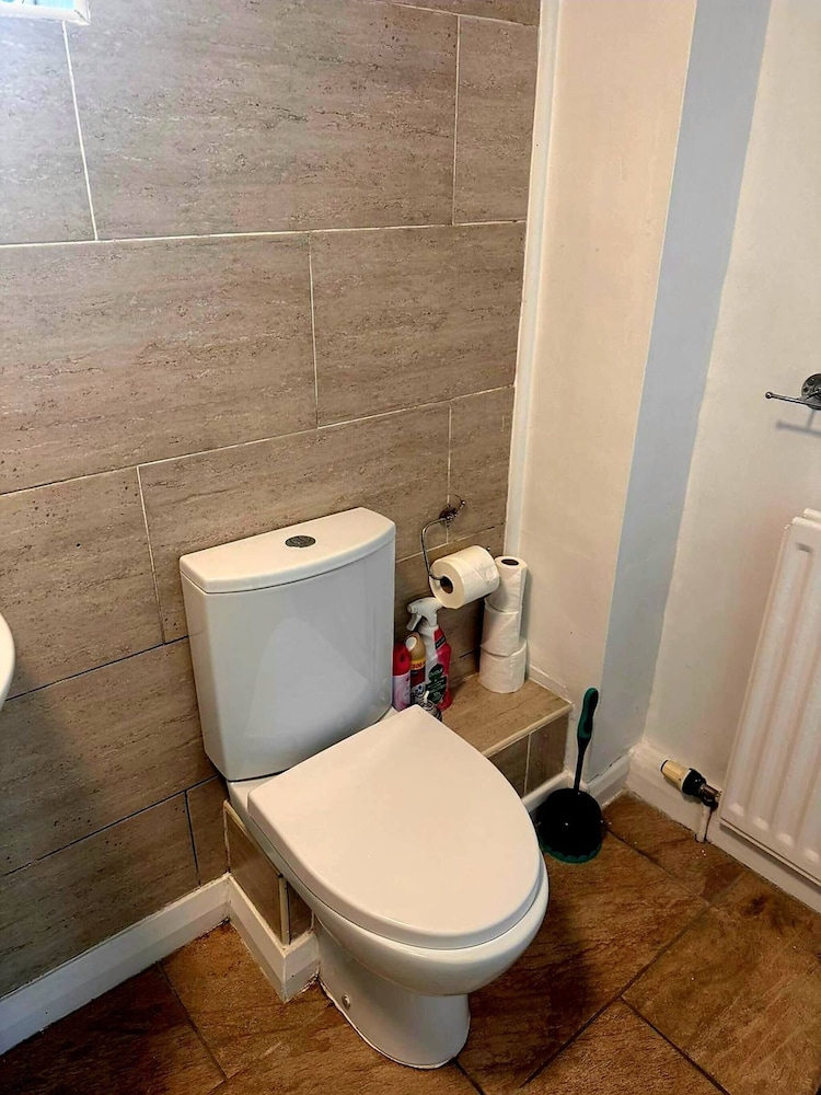 Egremont 2-br Flat With Free Parking & Wi-fi