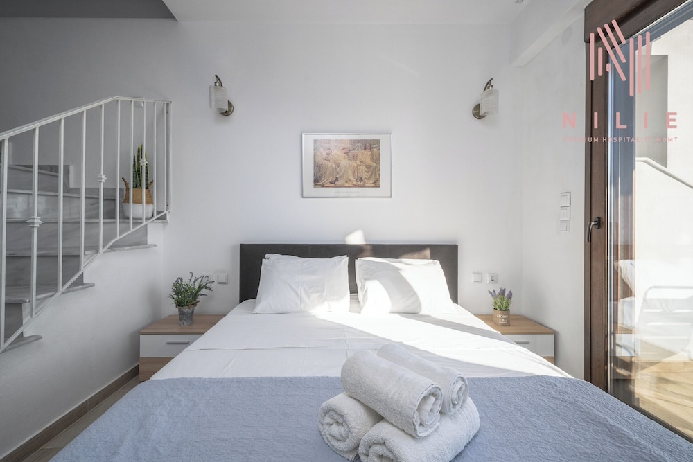 Azur Residences, Nilie Hospitality MGMT
