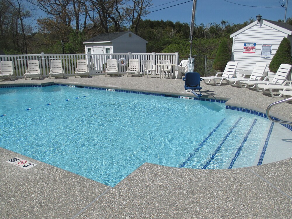 Long Beach Motor Inn