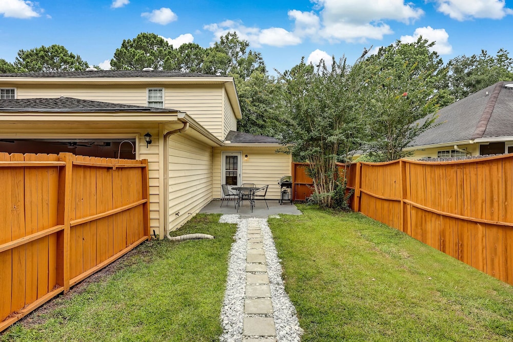 Charming Savannah Vacation Rental w/ Game Room! view 3