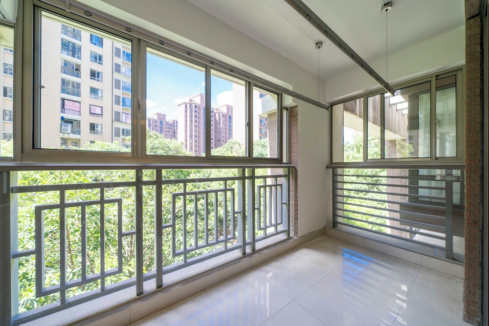 Tyms Morden 3BR 2BA APT Bella Vita
