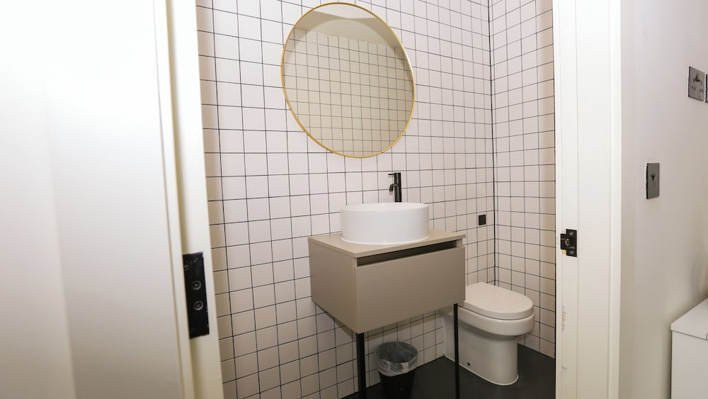 The Nichols Building Spacious 3-bedroom Apartment