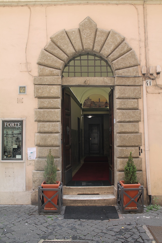 Colonna Collection