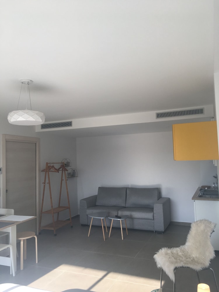 Twenty Rent