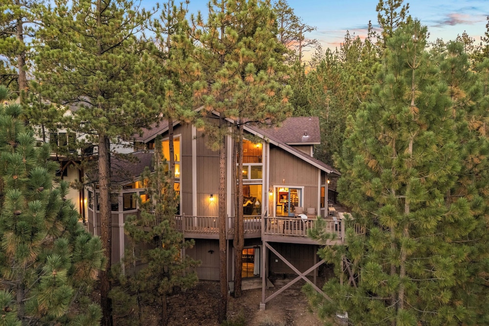 Lakeview Cabin w/ Game Room & Deck Near Ski Slopes & Trails Sleeps 20 Waterview by Avantstay