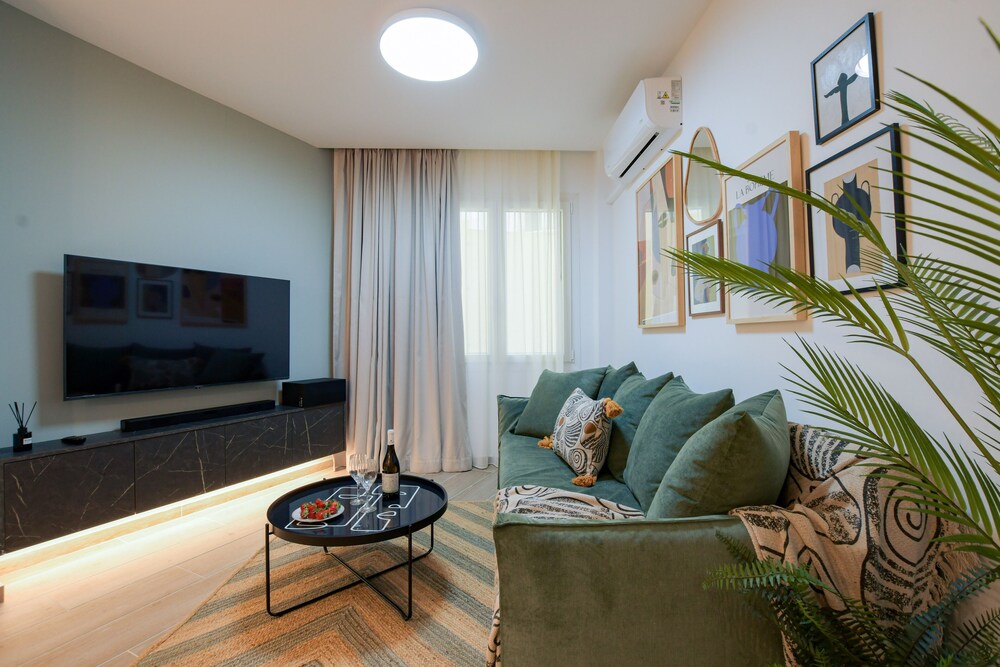 ElegantLuxurySuite