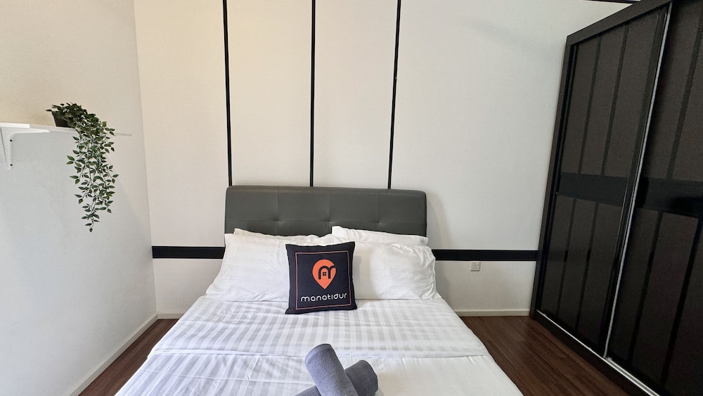 UNA Serviced Apartment by Manatidur