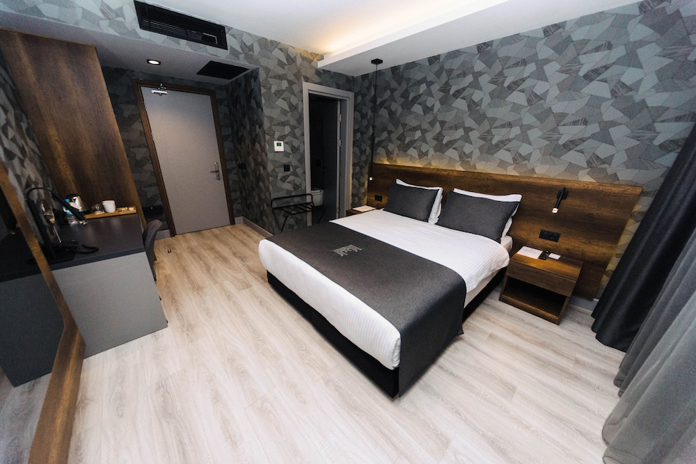 Izmir Vacations - Emens Hotel - Property Image 1