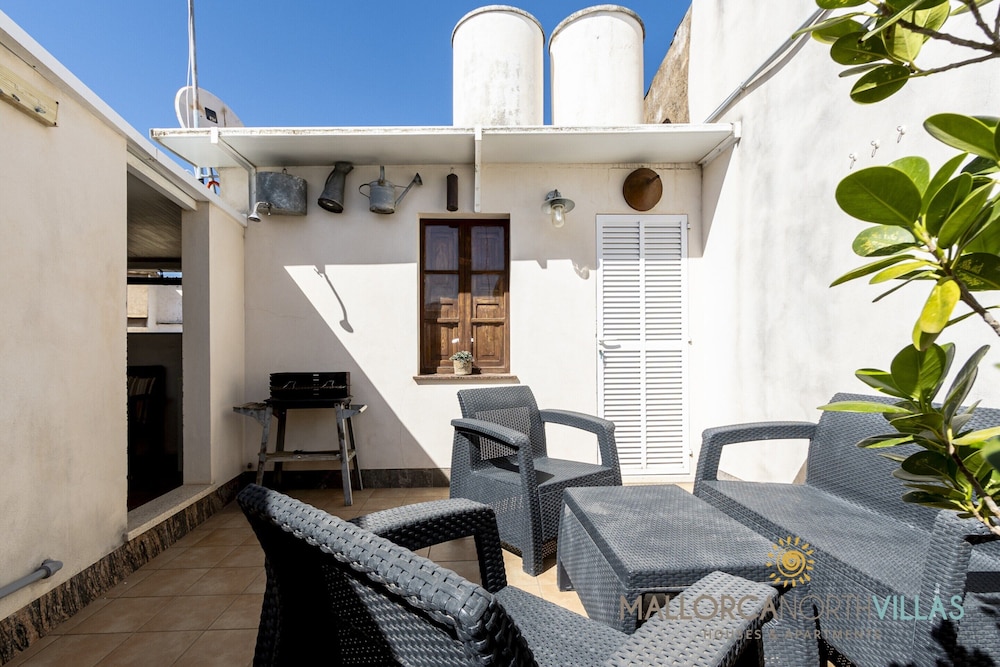 Spacious Villa With Garden