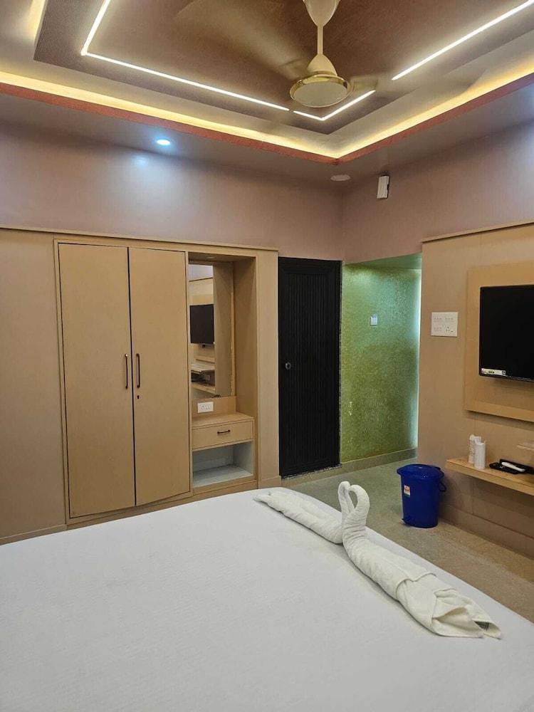 Jowar Hoter & Resort