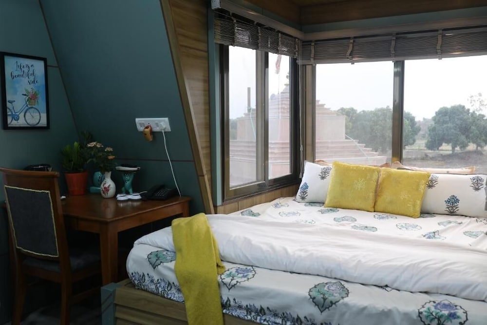 Sanjeevani Farms, Bhopal : A Luxury 5 Bedroom Private Pool Villa