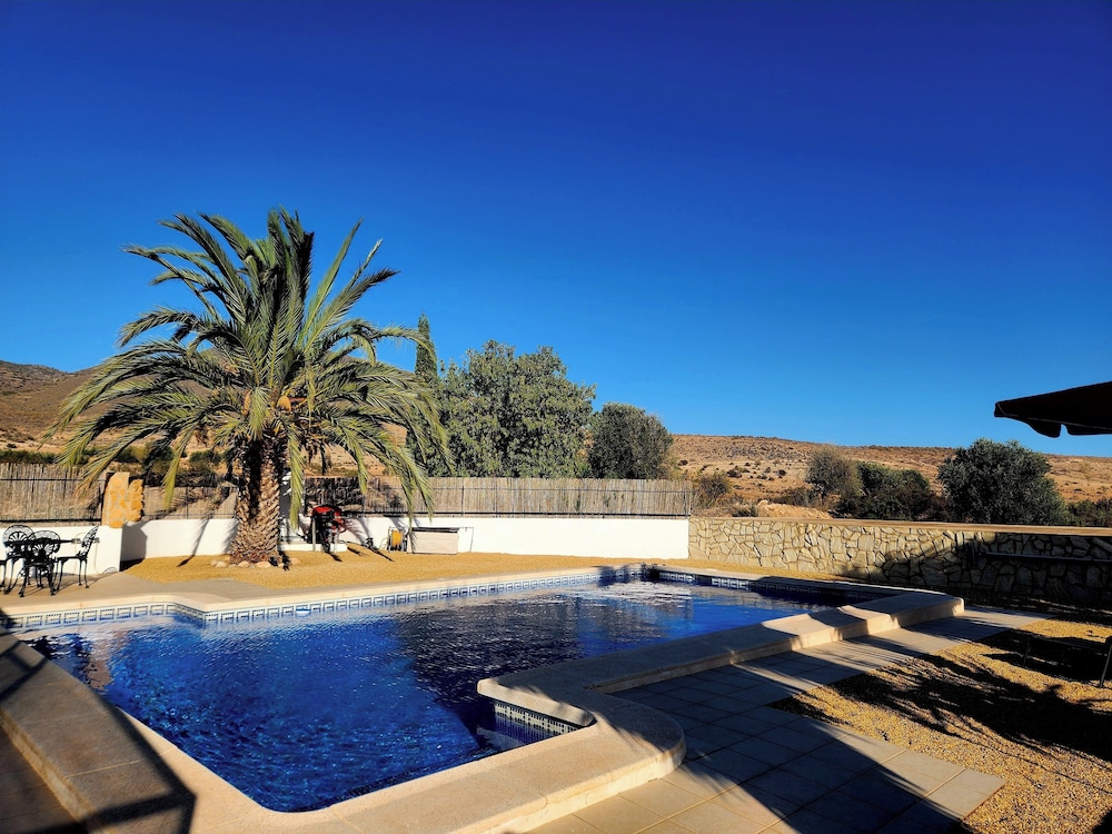 Casita-1 To 7guests-private/pool-patio-bbq-parking
