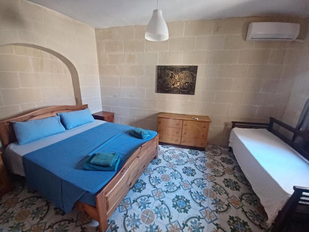 Peace Heaven Farmhouse Zebbug Gozo, With Pool view 2
