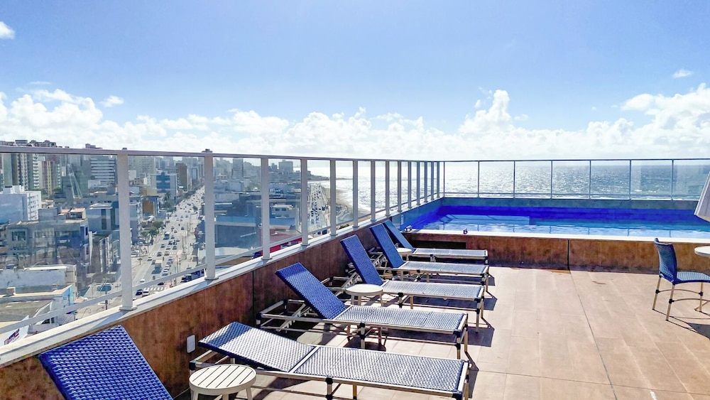 Flat Beira-mar com Varanda Piscina e Academia