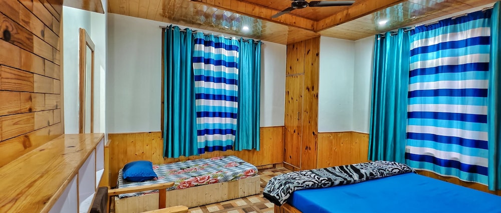 Sargam Stays Kasol