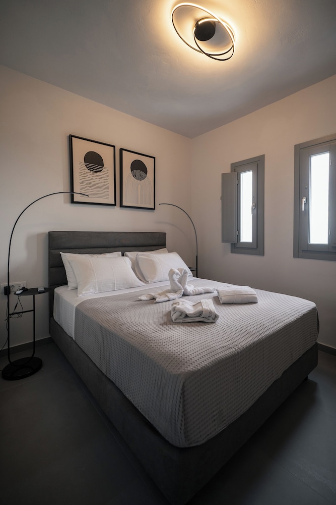 Uranides Luxury Suites