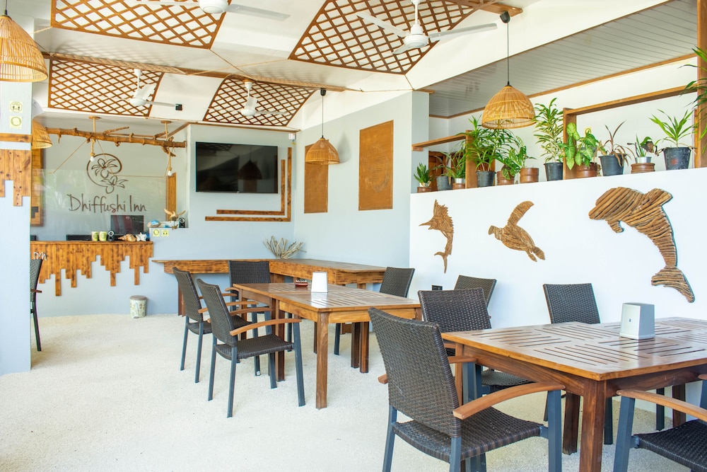 Dhiffushi Inn